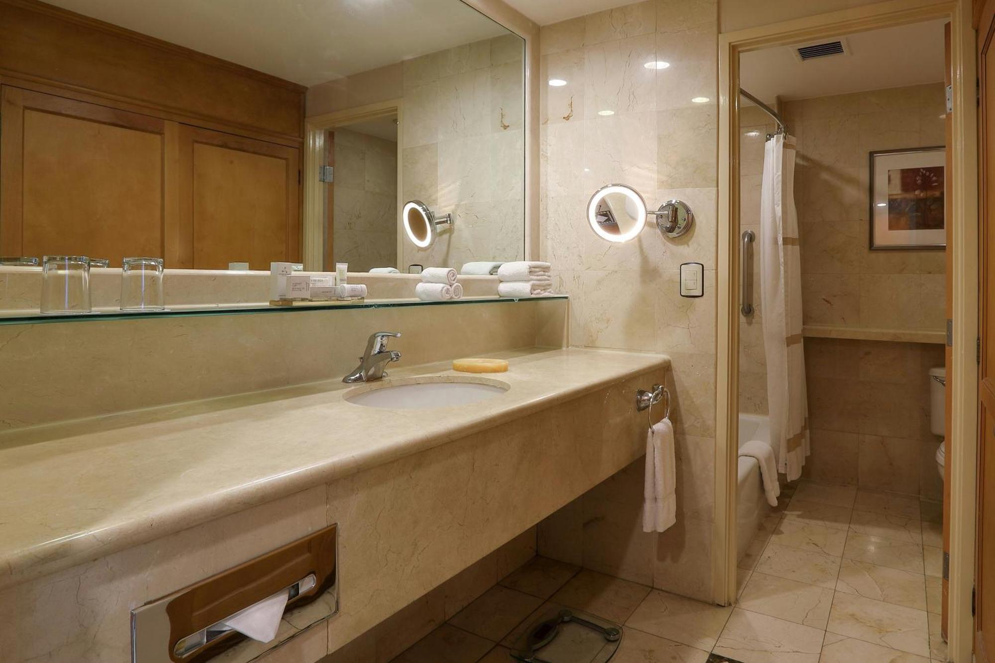 Marriott Tijuana Hotel Extérieur photo