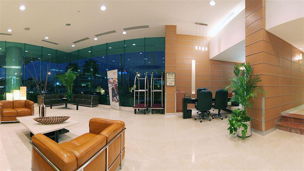 Marriott Tijuana Hotel Extérieur photo